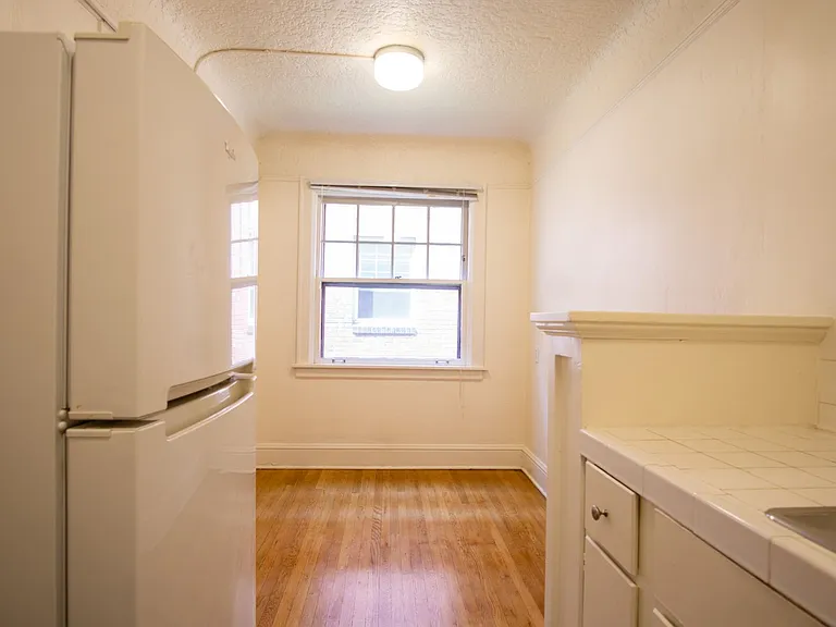 1944 NW Johnson St #204 — Photo 7