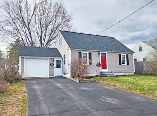 11 Lyons St, Rochester, NH 03867