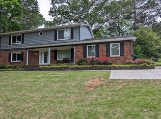 829 Glenairy Dr, Atlanta, GA 30328