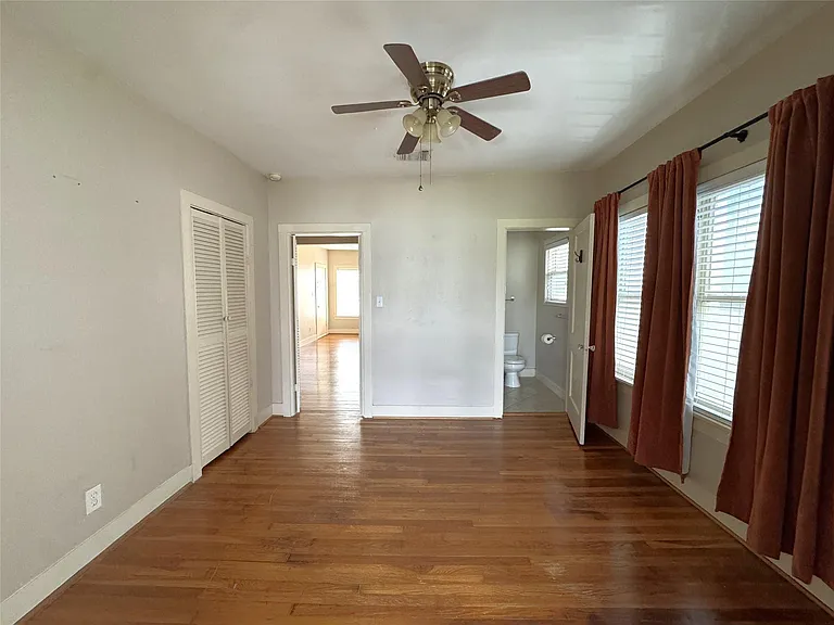 302 W Saulnier St #3 — Photo 10