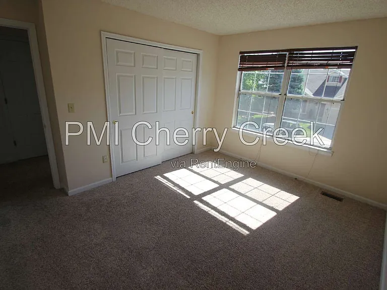 9800 Foxhill Cir — Photo 13