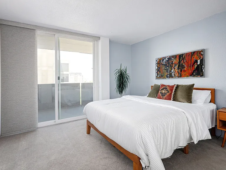 909 N Logan St #8F — Photo 30