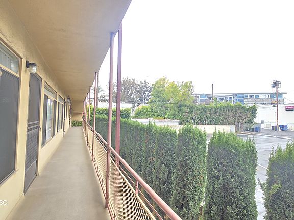 5th image of 8458 Blackburn Ave #3