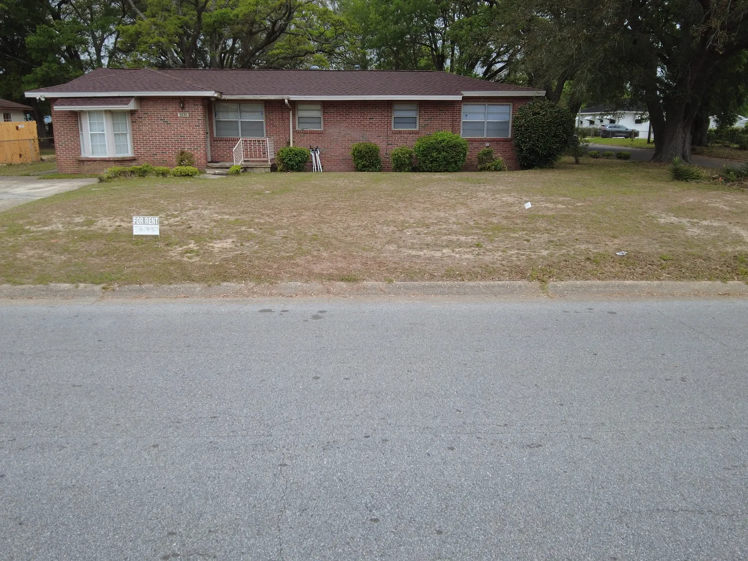 3 bed, 2.0 bath, 2252 sqft, $2,400 — Photo 3