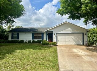 919 Robert Ave, Lehigh Acres, FL 33936