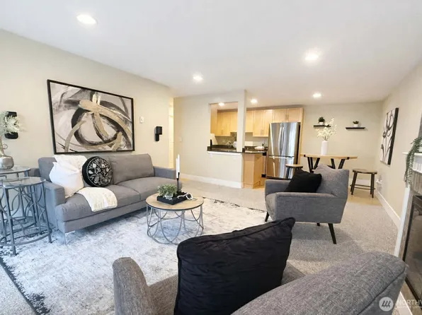 21307 48th Avenue W #C208, Mountlake Terrace, WA 98043