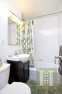 5th image of 210 E 15th St APT 9H