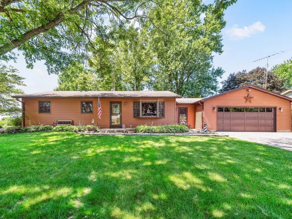 121 Park Ct, Hinckley, IL 60520