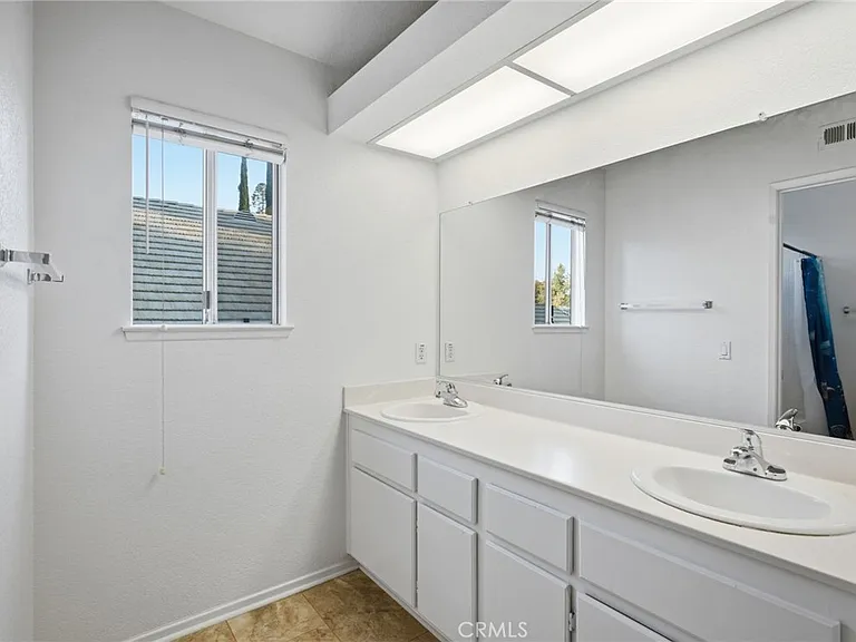 11432 Cardiff Ln — Photo 23