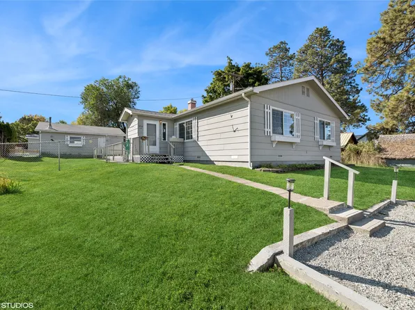 550 5th St E, Eureka, MT 59917