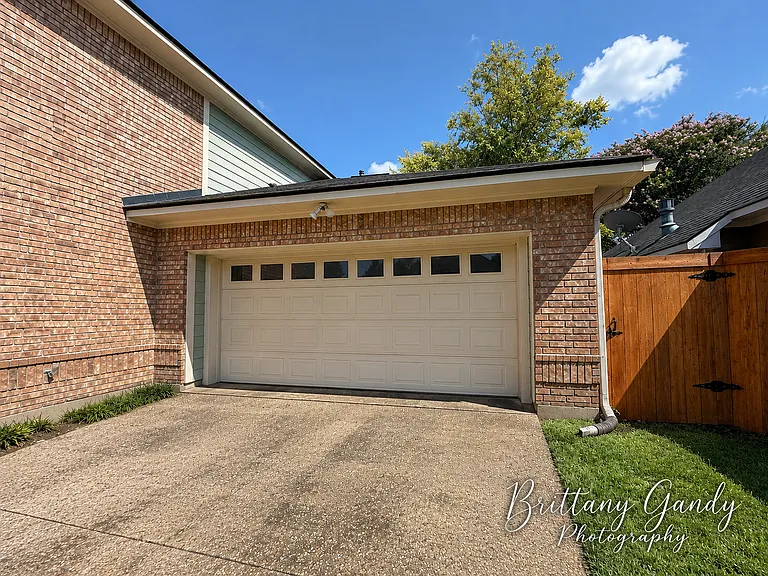 139 Hallette Dr — Photo 5