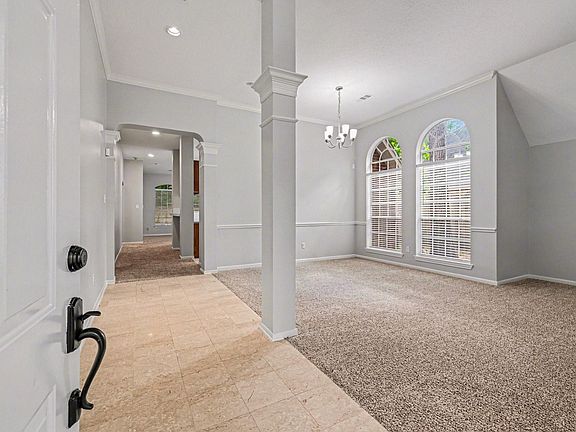 3rd image of 215 Bristol Bend Cir