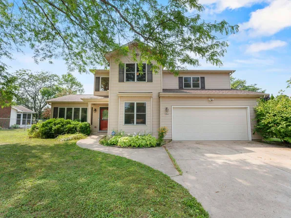 1325 S Westhaven Dr, Oshkosh, WI 54904