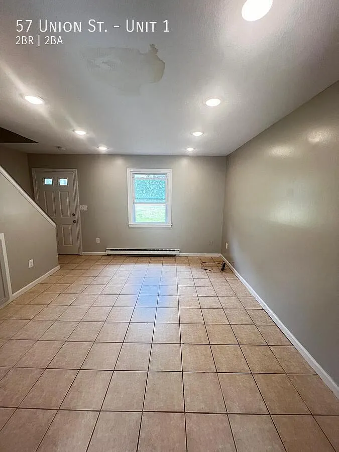 2 bed, 1.5 bath, 860 sqft, $2,100 — Photo 4