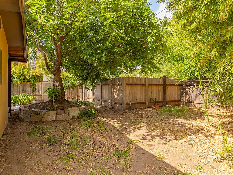 136 S Poli St — Photo 38