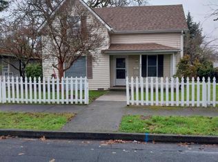 711 SW I St, Grants Pass, OR 97526