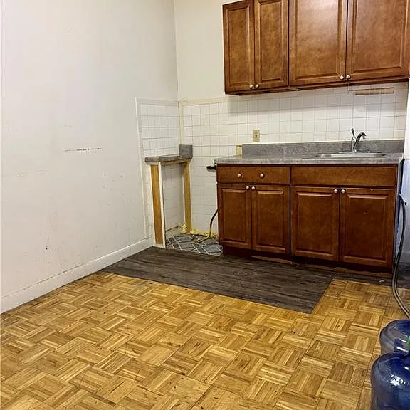 883 E 165th St #4G — Photo 2