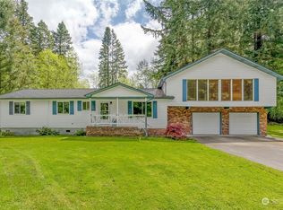 1076 S Silver Lake Rd, Castle Rock, WA 98611