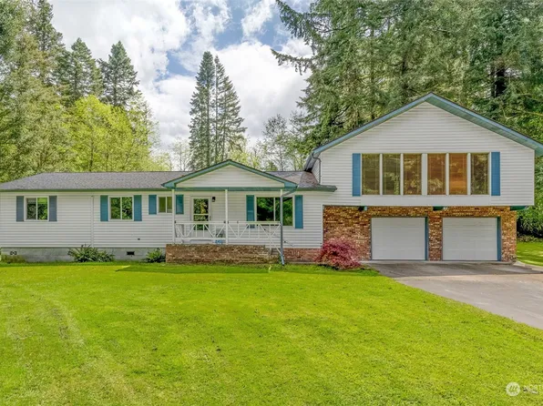 1076 S Silver Lake Road, Castle Rock, WA 98611