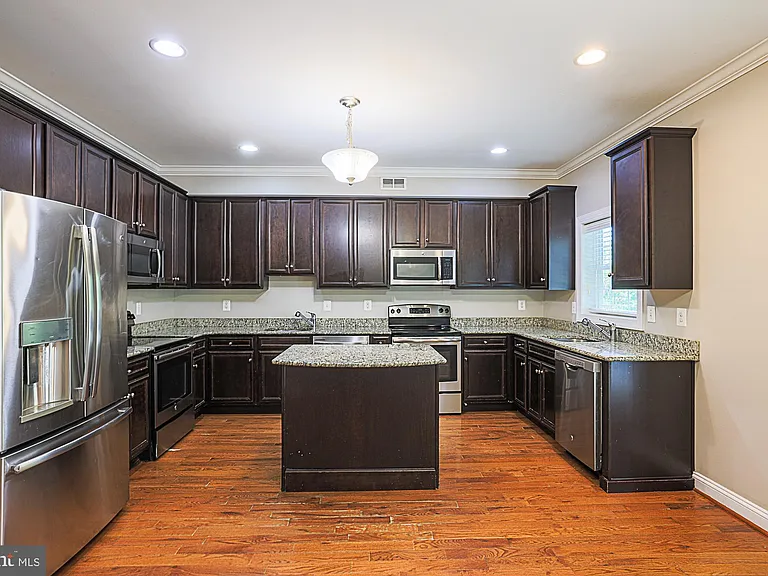 3709 Fords Ln — Photo 10