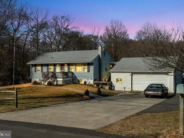 317 Juliustown Rd, Columbus, NJ 08022