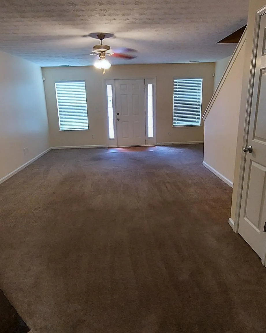 2 bed, 2.5 bath, 1560 sqft, $1,500 — Photo 3