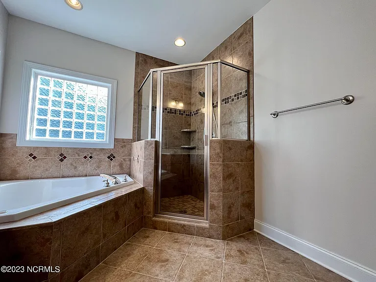 206 Sandy Springs Rd — Photo 28
