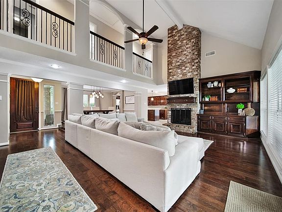 4th image of 8318 Burwood Park Dr