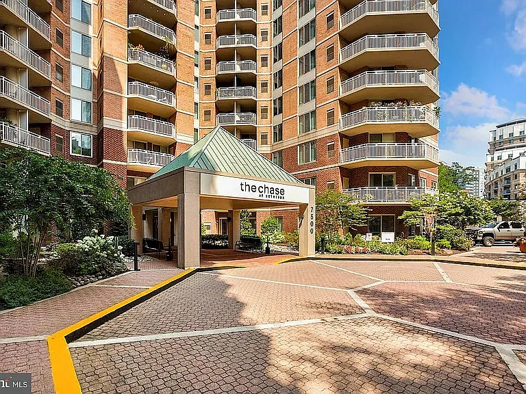 7500 Woodmont Ave #S909
