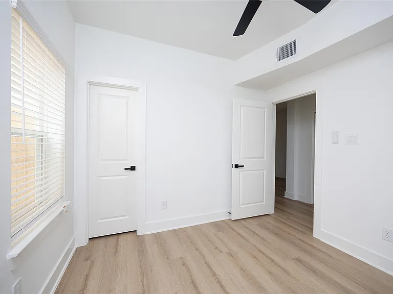 934 S Lane St #A — Photo 21
