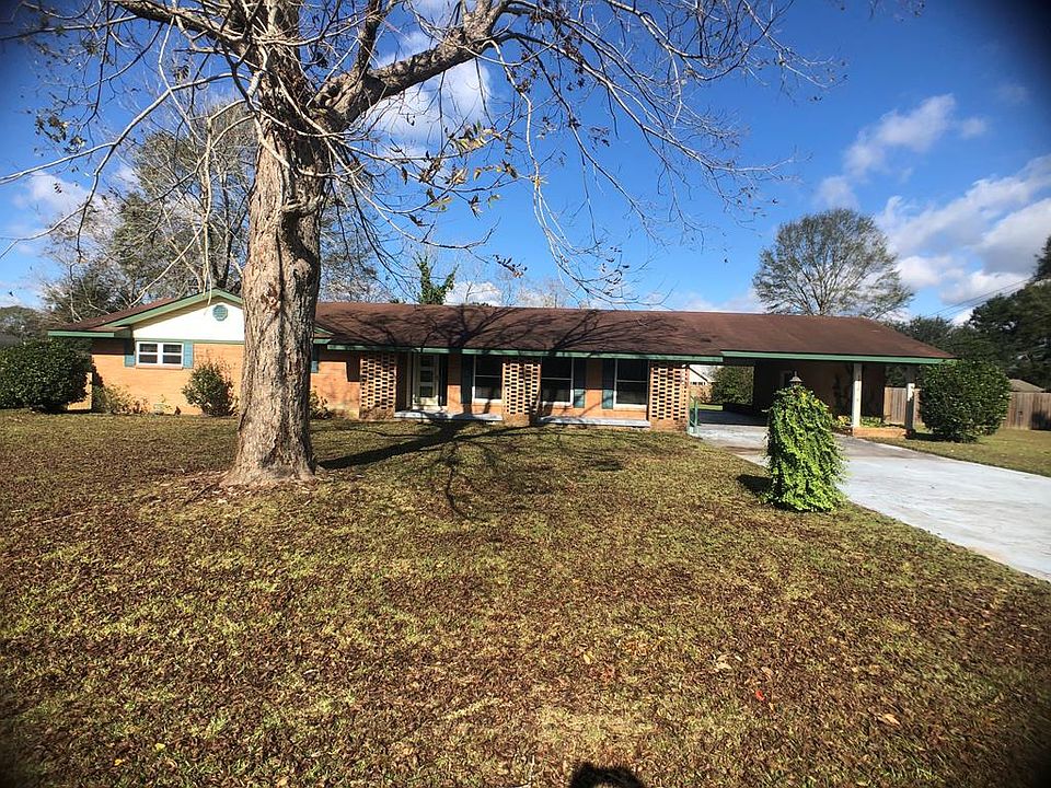 1st image of 114 Pecan St