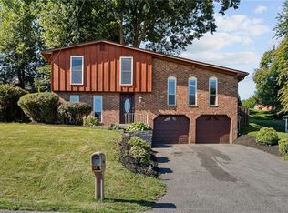 444 Sharon Rd, Coraopolis, PA 15108