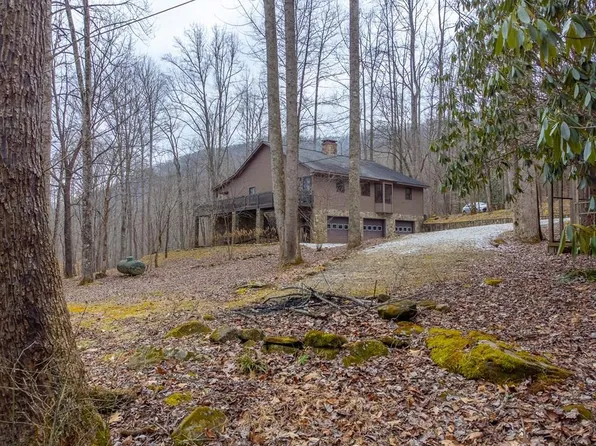 1221 Sam Cv, Robbinsville, NC 28771