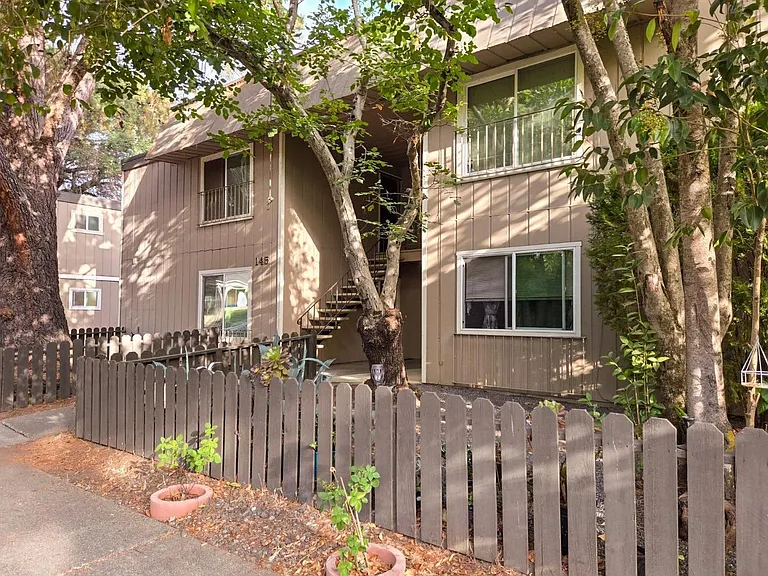 145 Lincoln St #2 — Photo 2