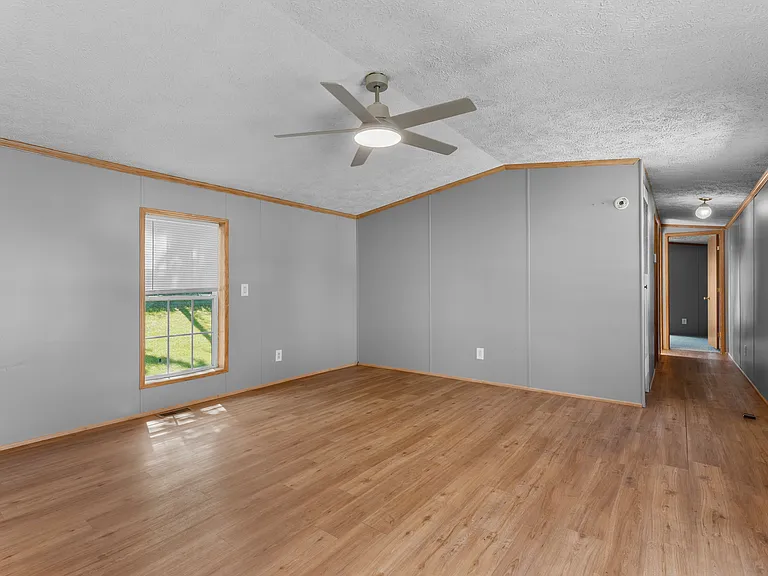 295 23rd St NW #110 — Photo 8