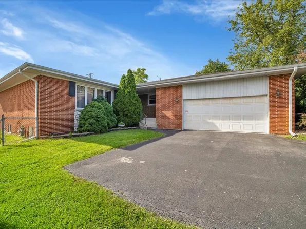 10308 S Aspen Dr, Palos Hills, IL 60465