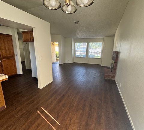 4th image of 1582 Princeton Ave