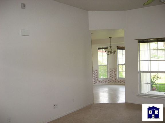4th image of 912 Northern Dancer Dr