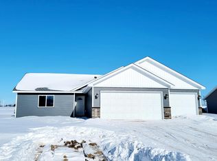 1000 11th St SE, Waseca, MN 56093