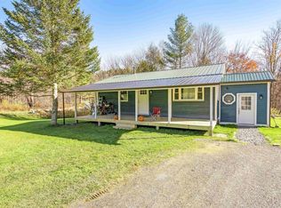 868 Cricket Hill Rd, Hyde Park, VT 05655