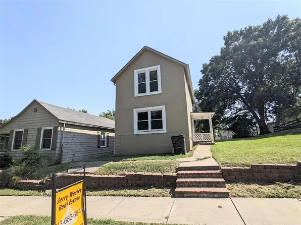 917 Kickapoo St, Leavenworth, KS 66048