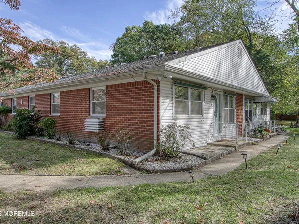 3 B Snowberry Lane, Whiting, NJ 08759