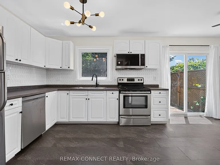 829 Cavan Ct — Photo 11