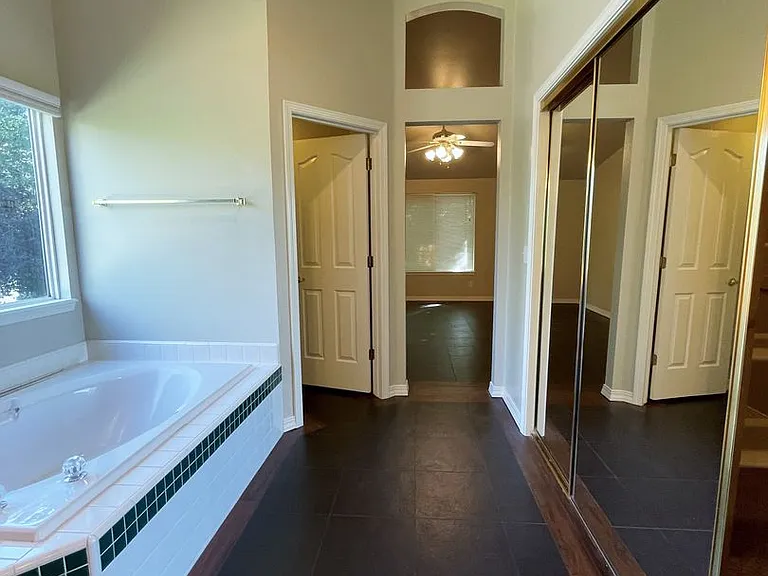 378 S Winthrop Way — Photo 25