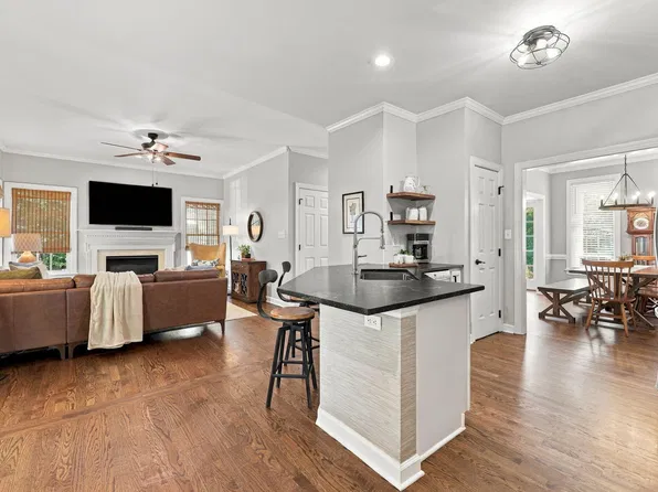 301 Acorn Hill Ln, Apex, NC 27502