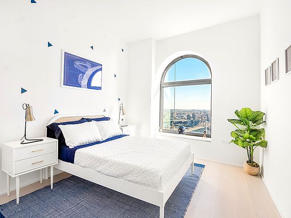 4th image of 130 William St #51C