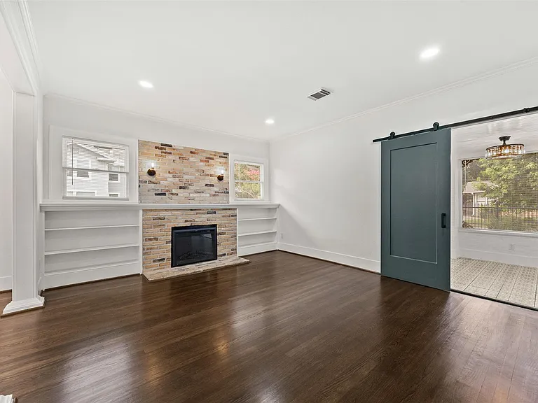1123 Bomar St — Photo 12