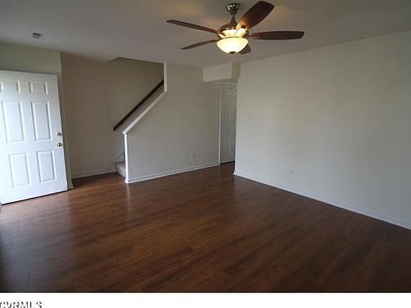 2nd image of 4403 Foxtail Ln #6