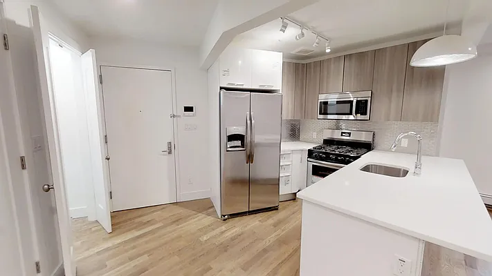 Rented by Bravado Real Estate LLC | media 18