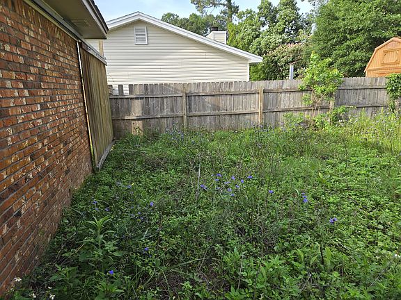 3rd image of 1216 Thomason Dr